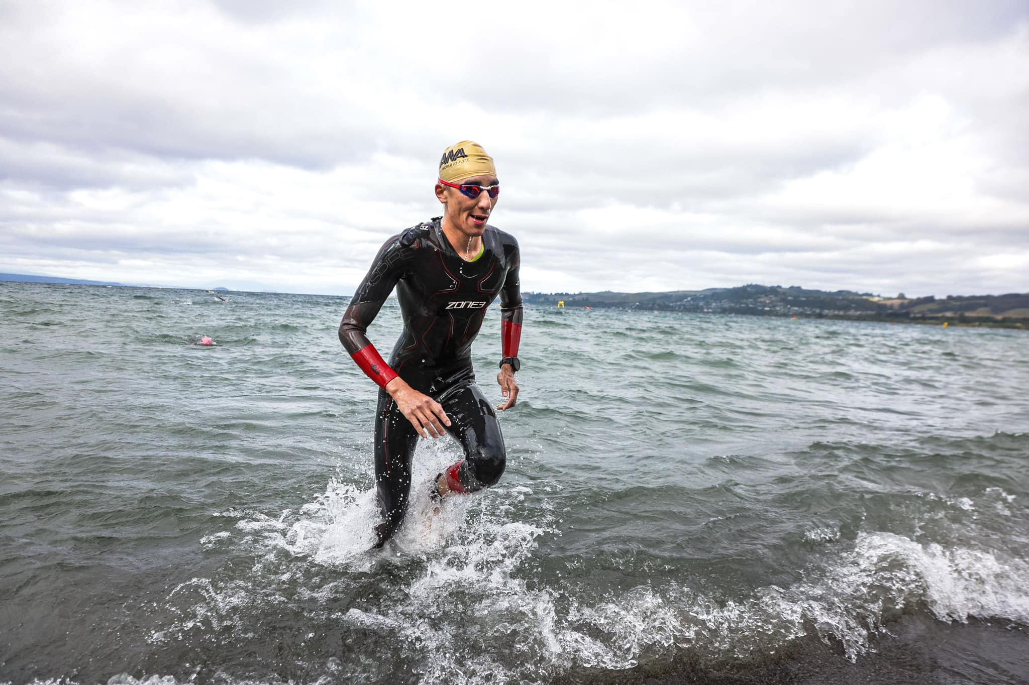 三項鐵人 | 何謂三項鐵人？